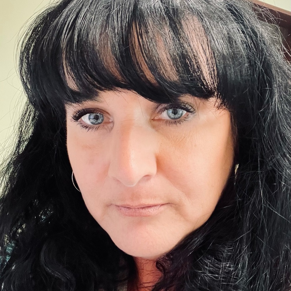 Meet your Posher, Connie